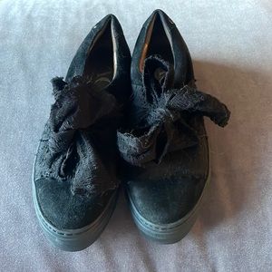 AGL  platform bow sneaker |  Attilio Giusti Leombruni ~ black suede